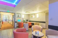 ACE Hôtel Paris Roissy Hôtels à : Gressy