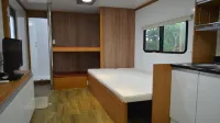 Seogwipo Pyoseoncaravan Hotel dekat Pantai Pyoseon