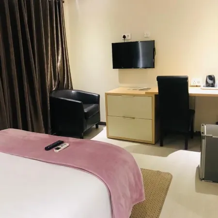 Staybridge Golfview Suites