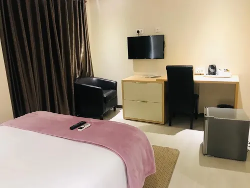 Staybridge Golfview Suites - سبا