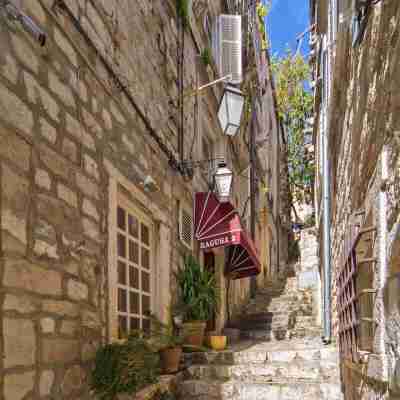 Old Town City Center Apartments Hotel Exterior