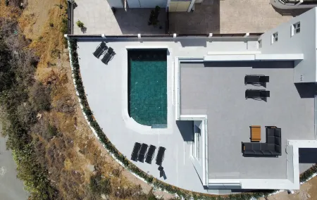 Phaedrus Living Luxury Seaview Coral Bay Villa