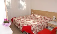 Comfortable Retreat by the Beach - parking