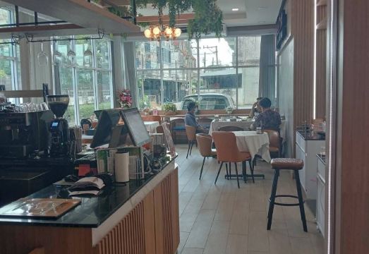 웰니스 월드 치바 89의 모던하고 깔끔한 로비 모습