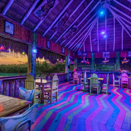 Embajada Universal by la Eufemia Group