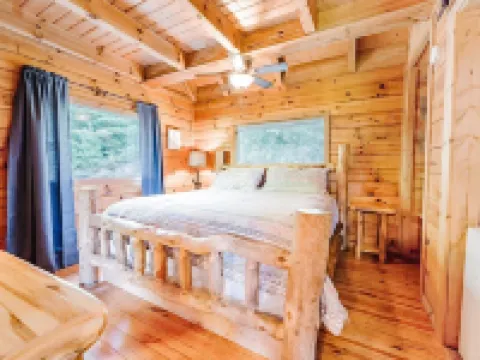 J Willy's Refuge 2 Bedroom Cabin by RedAwning Hoteles en Townsend