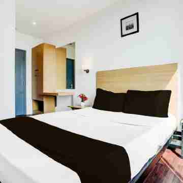 Super Townhouse Pbg Mall Vashi Rooms