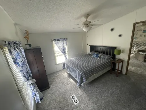Lakeside Cozy Cottage - w Fishing Dock, Relaxing Lake Freeman, close to Purdue