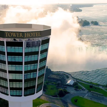 Tower Hotel at Fallsview Отели рядом с достопримечательностью «Аквапарк Маринлэнд»