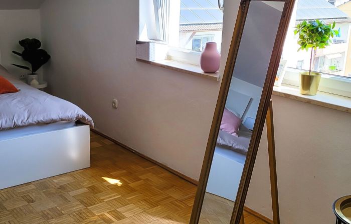 DG Links 40m 2-Zimmer Wohnung