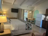 Tropical Marina & Resort on Lake Beresford Hotels in DeLand