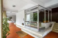 WHome Chic & Stylish Retreat in Estoril's Finest Location