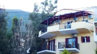 Argo Maisonettes & Suites Hotels in Apollonii