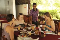 Mnarani Beach Cottages - breakfast