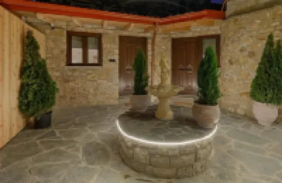 12 Pyles Living History Hotel di 