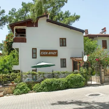 Esen Apartments