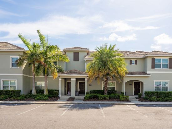 Relax Near Disney 4BR Home with Pool