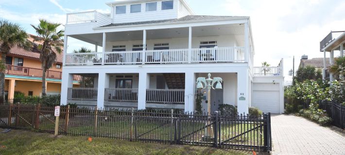 Just Beachy A Luxury Retreat Sleeps 12 3 Levels with Elevator- Perfect for 1-3 Families Hotels in Flagler County