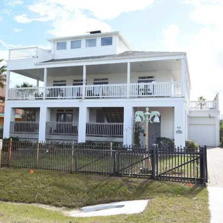 Just Beachy A Luxury Retreat Sleeps 12 3 Levels with Elevator- Perfect for 1-3 Families Travelin