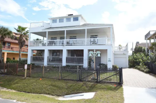 Just Beachy A Luxury Retreat Sleeps 12 3 Levels with Elevator- Perfect for 1-3 Families Travelin