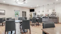 Beachfront Inn Hotels in Smith River