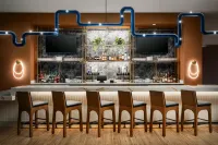 The Nobleman Fort Worth, Tapestry Collection by Hilton - bar