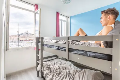 Hostel L'Ambassade Bretonne Vieux-Port Hôtels à : 