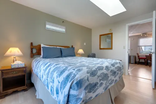 Outdoor Pool, Hot Tub and Tennis Courts - Charming Oasis Hotels in Wells