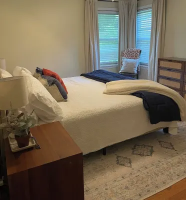 Walk to Sfa,  Centrally Located 3 Bedroom in Historic Pecan Street Neighborhood Hotel dekat SFA Mast Arboretum