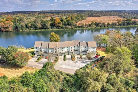 Beautiful 3Br Townhouse