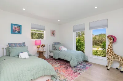 3-Bedroom w/ King House in Renown Boca Raton, Pool, 12 min. to beach