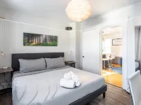 Charming &Spacious 3BD, 1BA, Fam-Friendly-Yard&Porch Hotels in Fairfield