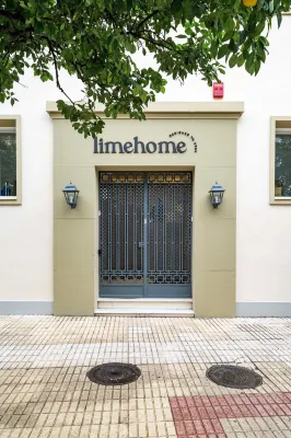 Limehome Sevilla Ronda de Capuchinos Hotels near Restaurante Las Lapas