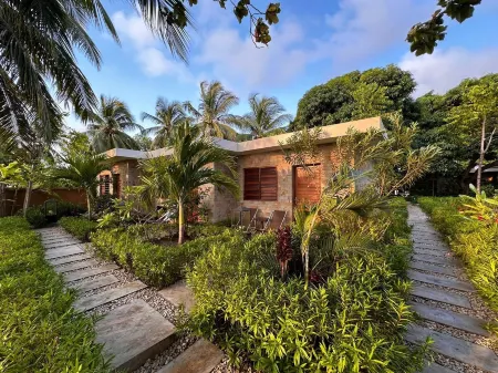 Anki Lodge Отели в г. Нуси-Бе