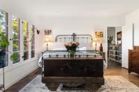 Topanga Canyon Retreat - 3BR/3BA with Deck, Views and Herbal Room