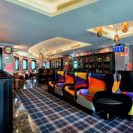 Hotel Jaguar Oporto - Airport to Hotel and City is a Free Shuttle Service