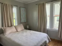 3-bedroom updated fishing cabin on the bay in Seadrift with WiFi & Central AC