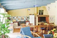 Farmhouse with pool, near Nimes, for 10 people, ideal family gathering.