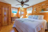 Maple Cove Lodge on Lake Sebago Waterfront!