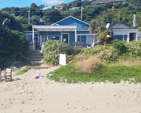 The Plimmerton Beach House 波里魯瓦酒店