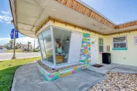 Pineapple Shores Retro Inn