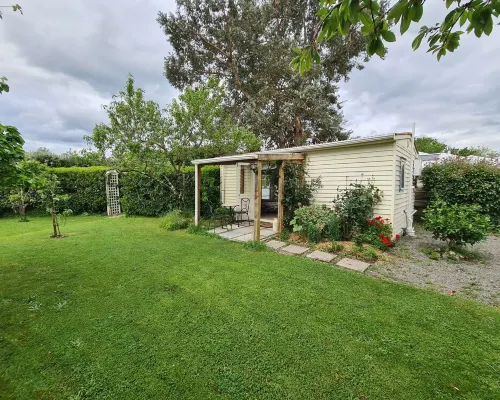Studio 25 - a charming room in a country  garden setting Hotels in Martinborough