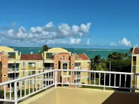 Zen Penthouse with Spectacular Ocean and Nature Reserve Views for Family Retreat