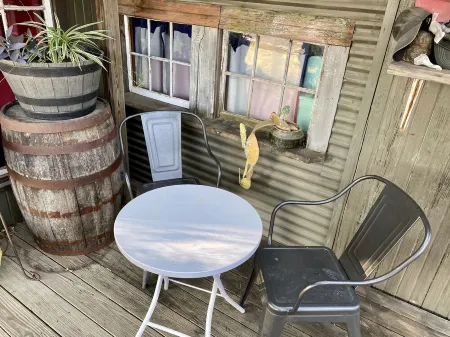 12th St. Cowboy Corner Bandera, TX Отели в г. Бандера