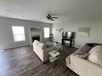 Giant Jacobus! 5 Bedroom Mini Mansion! Sleeps 14+ Hotels in Perry Township