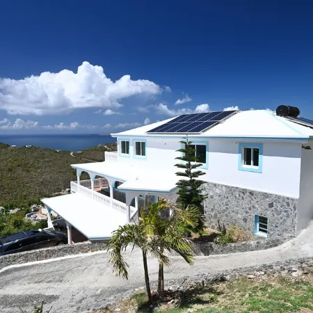 Villa Francisca – Stylishly Remodeled 3-Bedroom Executive Villa with Ocean Views