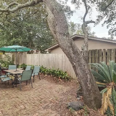 Charming Coastal Retreat in West Biloxi!