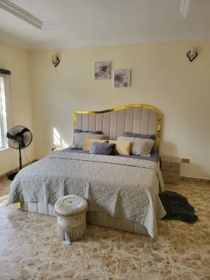 Dvyne Lux-Home-Stylish, classy, secured duplex with elegant decor & 24hrs light