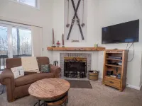8280 The peak- Hot tub, ski in/ ski out, Pool table, Golf course, fire pit