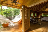 BAYLEAF: The Perfect Hideaway near secluded beach Hotels in Hellene